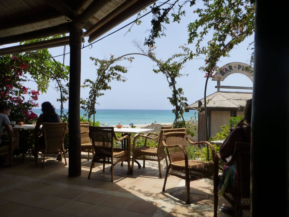 Strandbar sehr angenehm im Schatten zu sitzen SBH Hotel Taro Beach