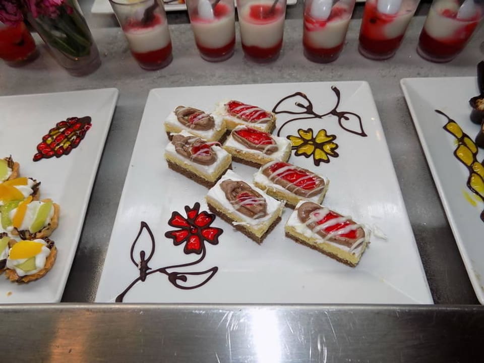 Mit viel Liebe zubereitete Nachspeisen The Grand Hotel Hurghada