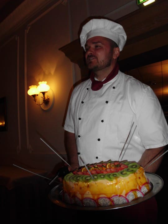 Küchenchef mit Eisbombe Parkhotel Pretzsch