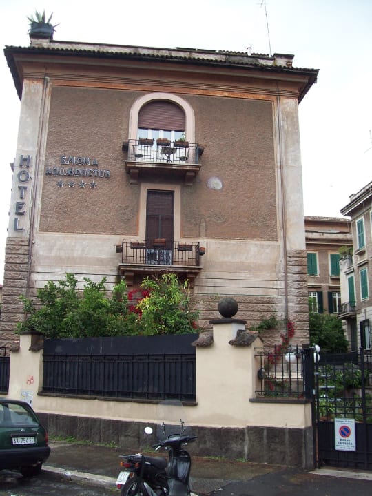 Eingangsbereich Hotel Emona Aquaeductus