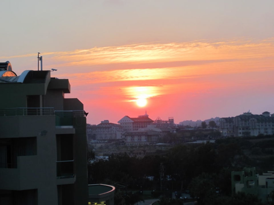 Закат, вид с балкона Bella Resort & Spa