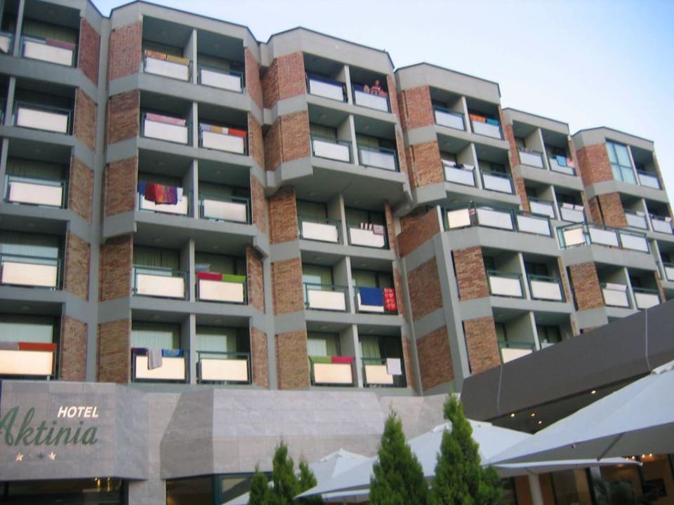 Hotel Aktinia Ansicht vorne Hotel Aktinia