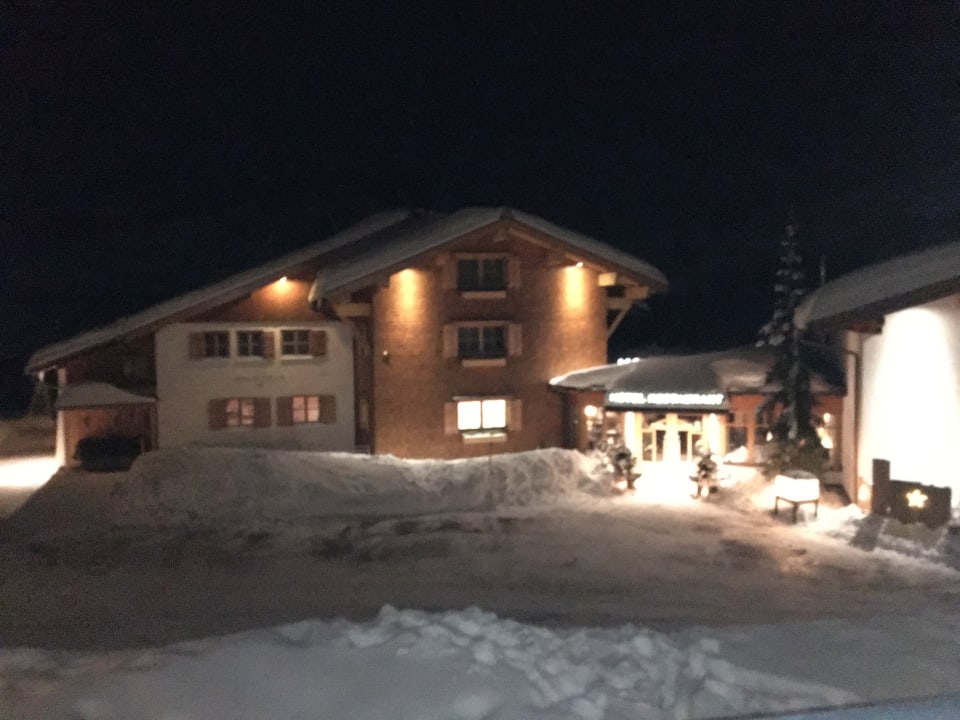 Außenansicht Hotel Mohnenfluh