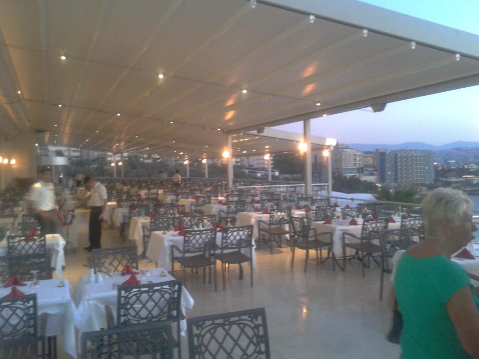 Jeden Tag im freien Essen Korumar Hotel De Luxe