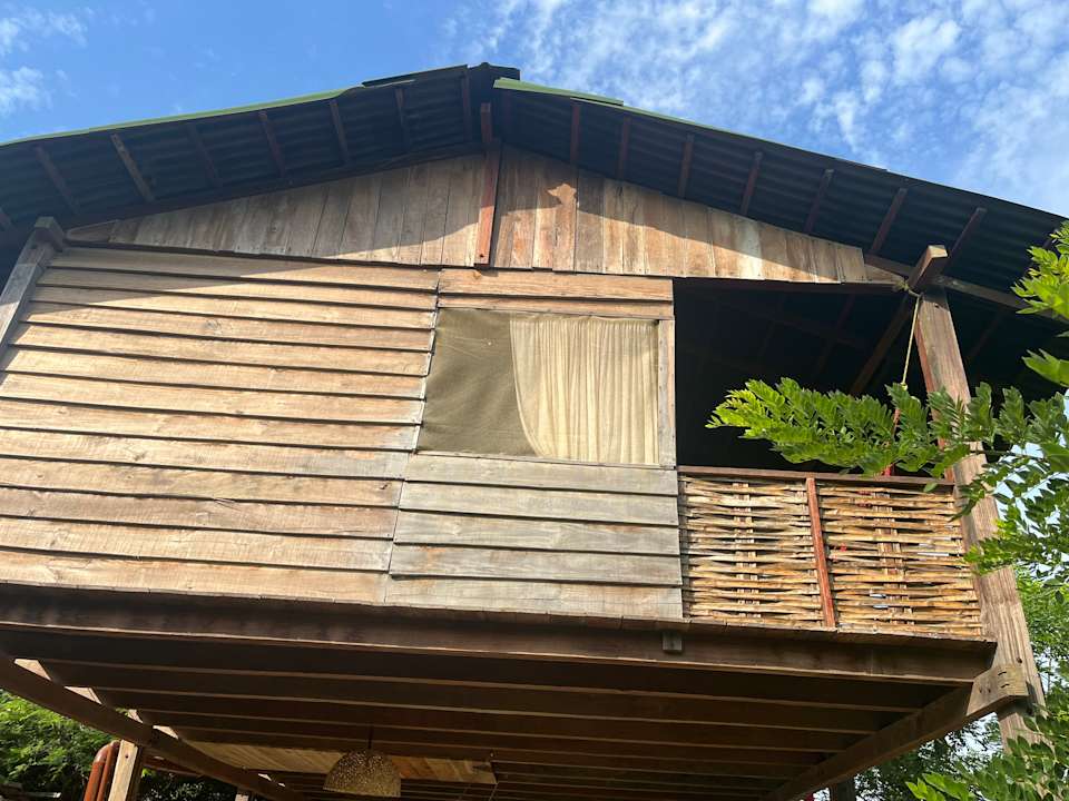 Außenansicht Tambo Marina Eco Hostal