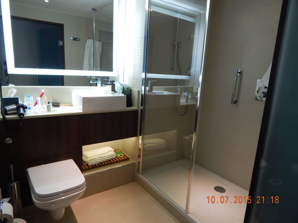 Das Bad Hotel Courtyard by Marriott Cologne