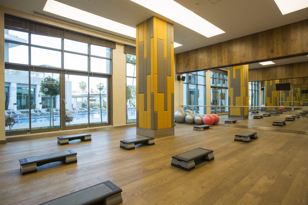 Sport & Freizeit Acanthus Cennet Barut Collection