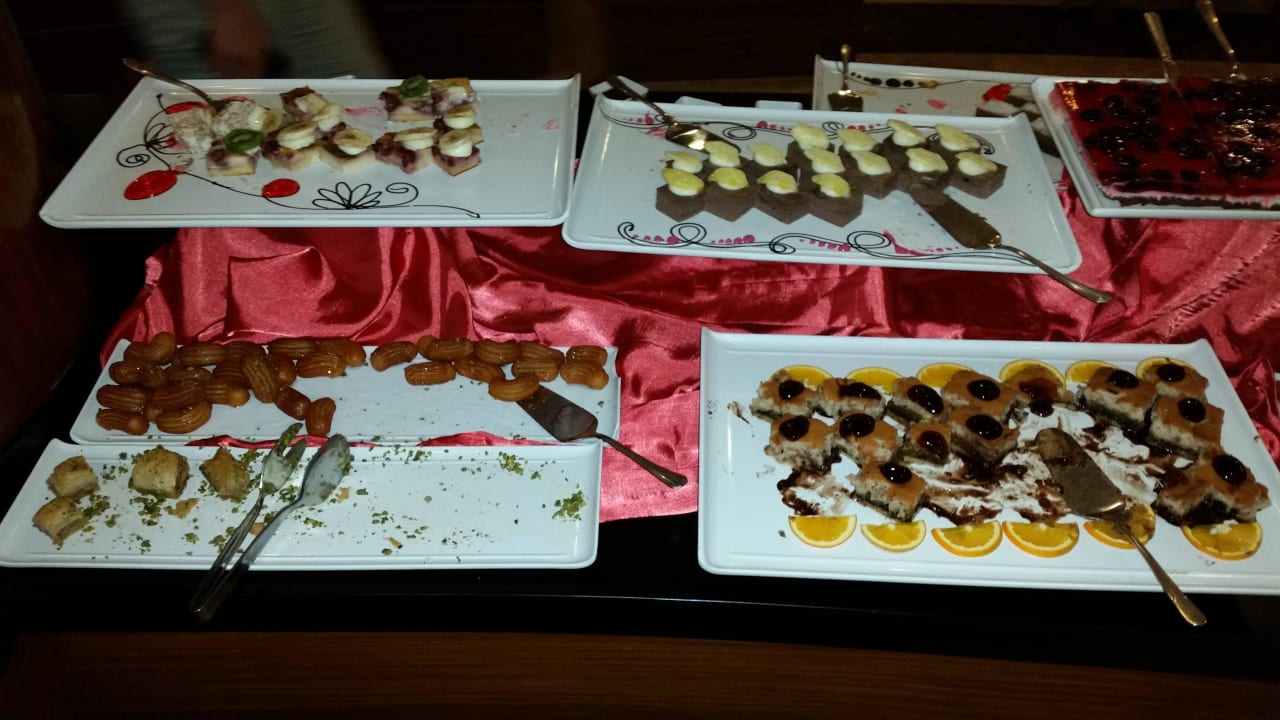 Tolles Büffet Seaden Sea World Resort & Spa