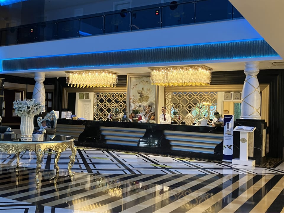 Lobby Mary Hotel Side