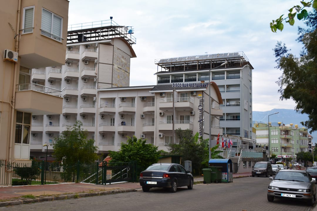 Außenansicht Grand Atilla Hotel