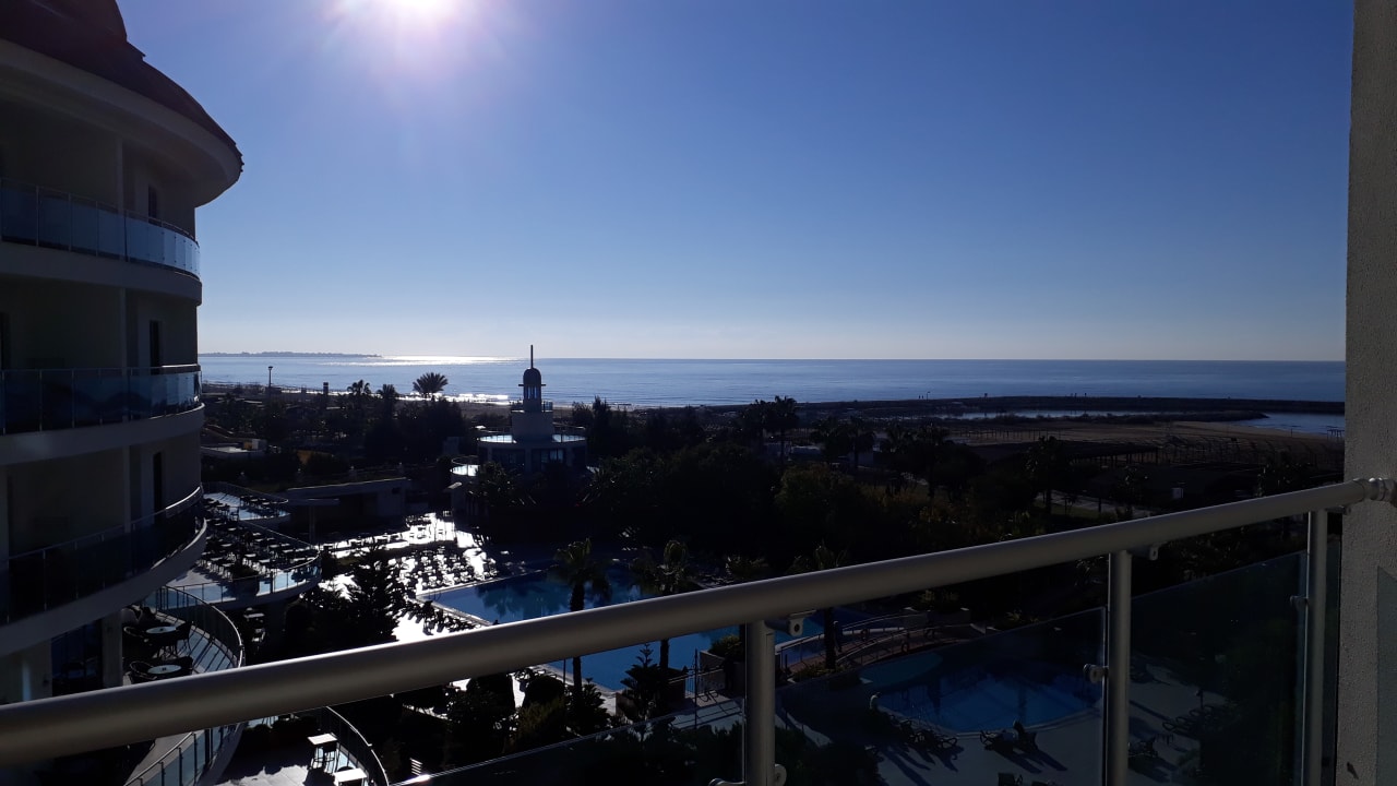 Ausblick Commodore Elite Suites & Spa - Adults only