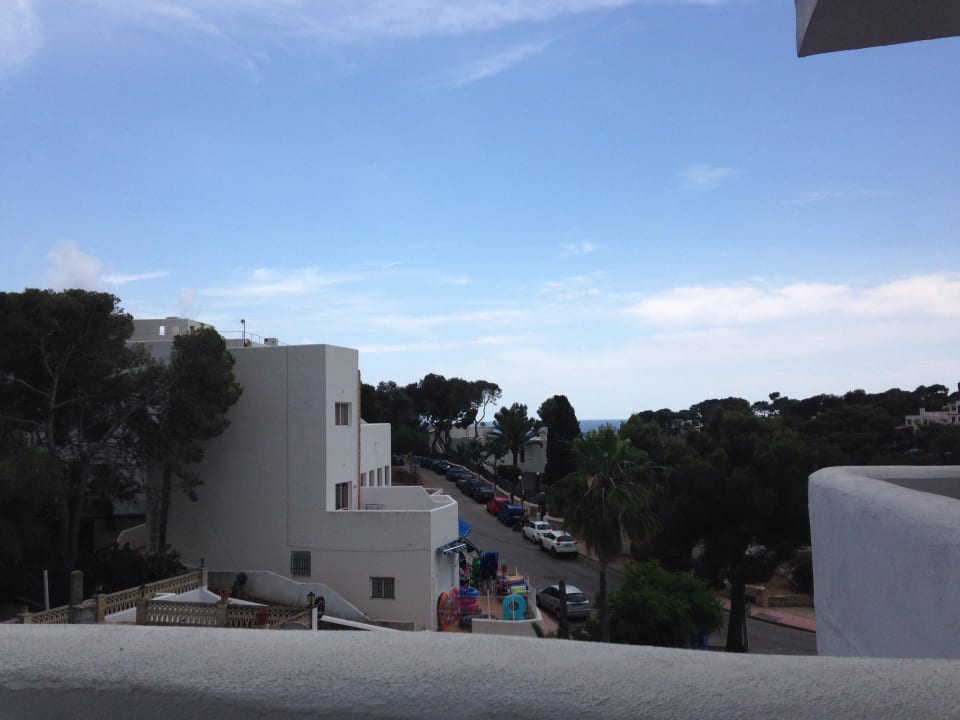 Seitlicher Meerblick vom Balkon an der Straße  Gavimar Cala Gran Costa del Sur