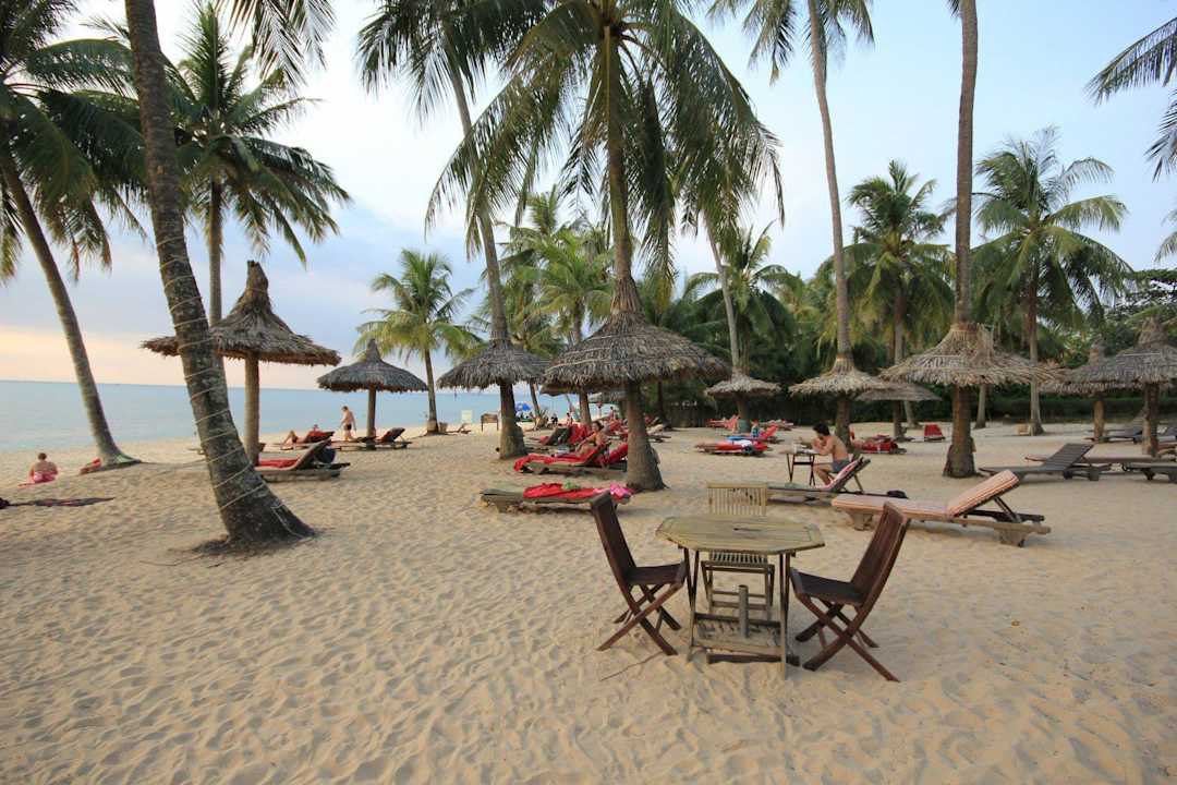 Strand mit viel Platz für Jeden  Hotel Mai House Resort