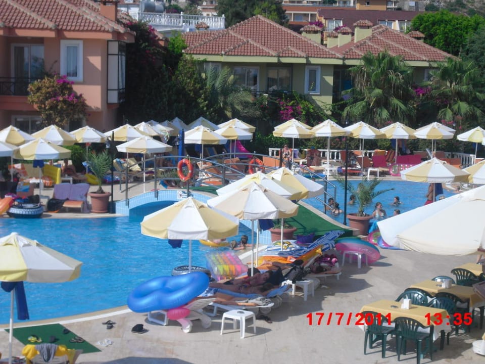 Pool Club Dizalya