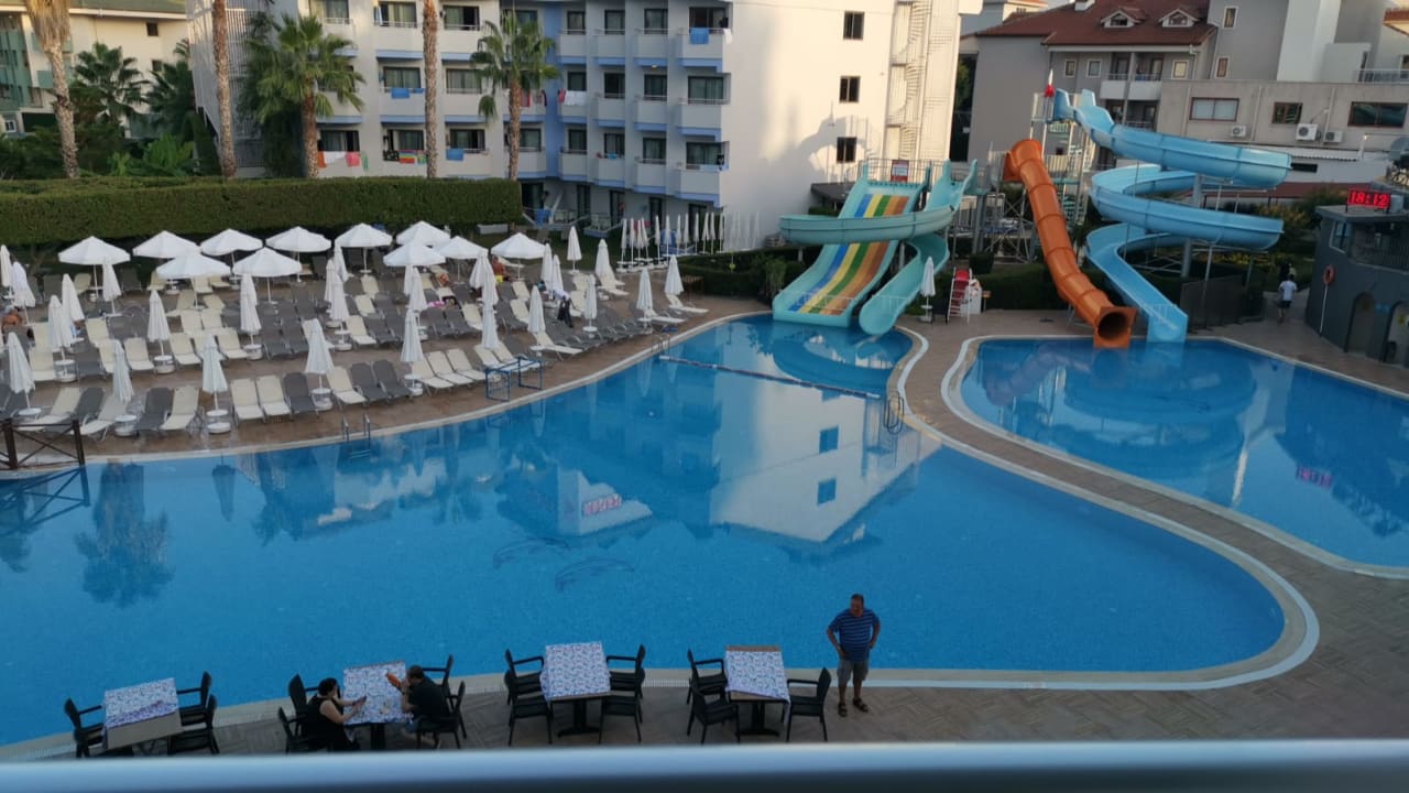 Pool Grand Seker Hotel