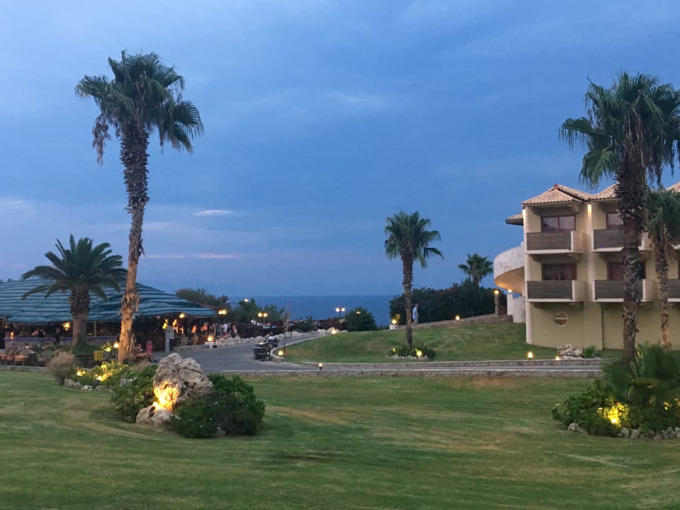 Außenansicht Hotel Kalithea Horizon Royal