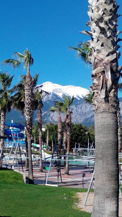 Schnee im Hintergrund Limak Limra Hotel & Resort