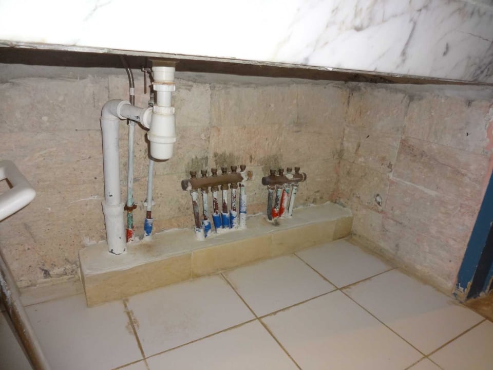 Unter dem Waschbecken Hotel El Mouradi Djerba Menzel
