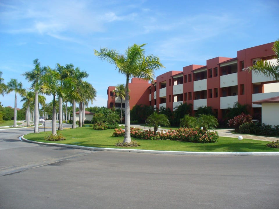 Hotelteil in zweiter Reihe - tropical Rooms Dreams Royal Beach Punta Cana