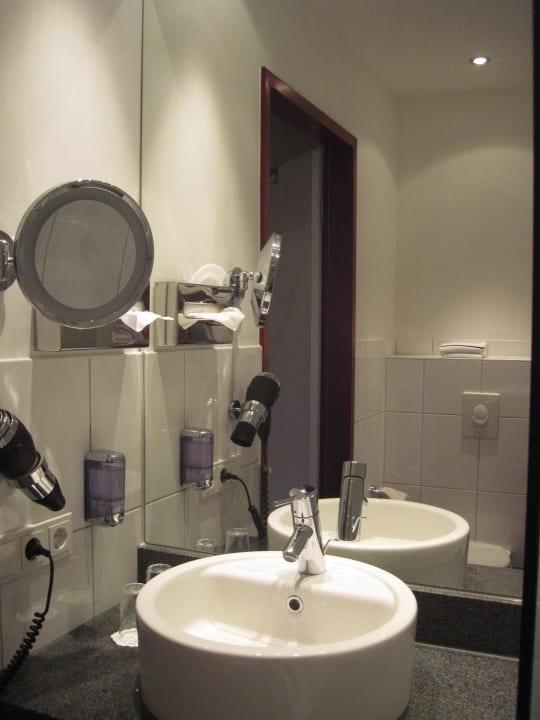 Waschtisch NOVINA HOTEL Tillypark