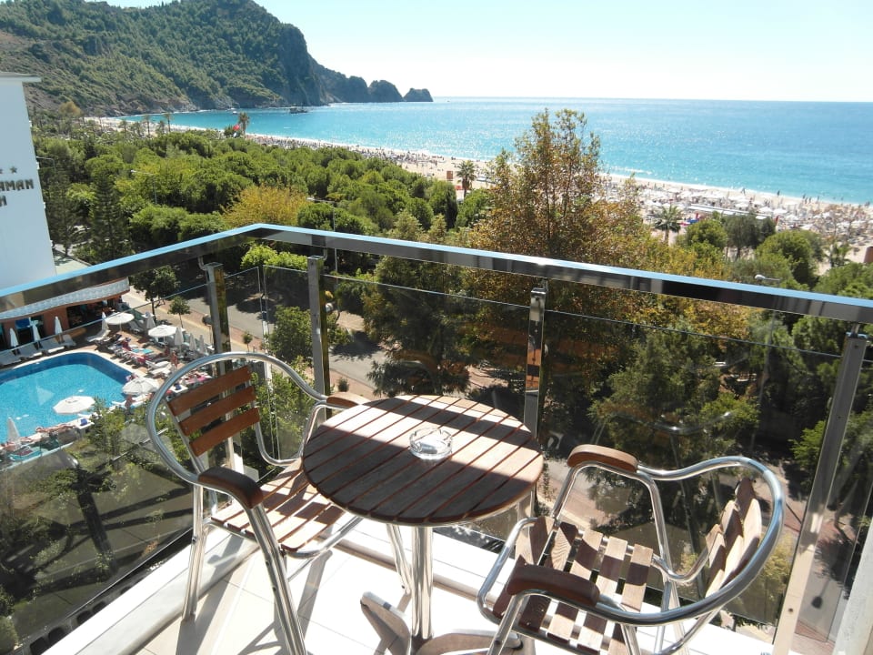 Kleiner Balkon Zimmer 5. Etage Hotel Grand Okan
