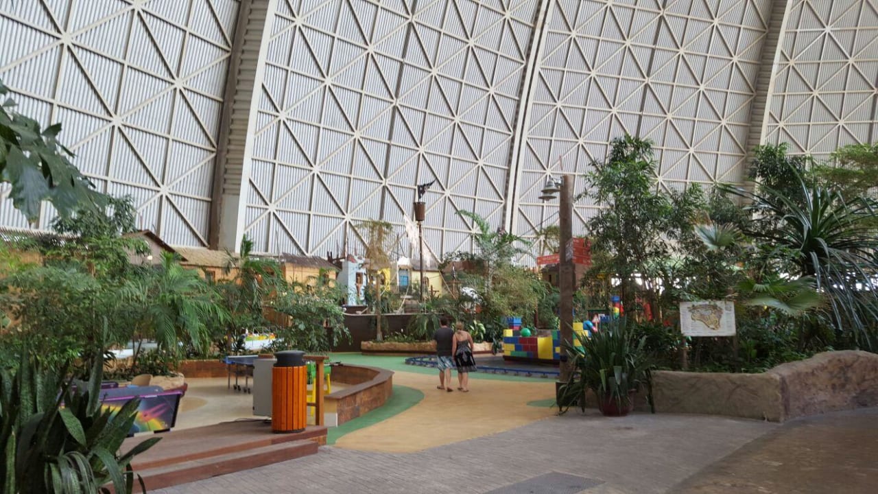 Sicht vom Restaurants-Mittelpunkt aus Tropical Islands Resort