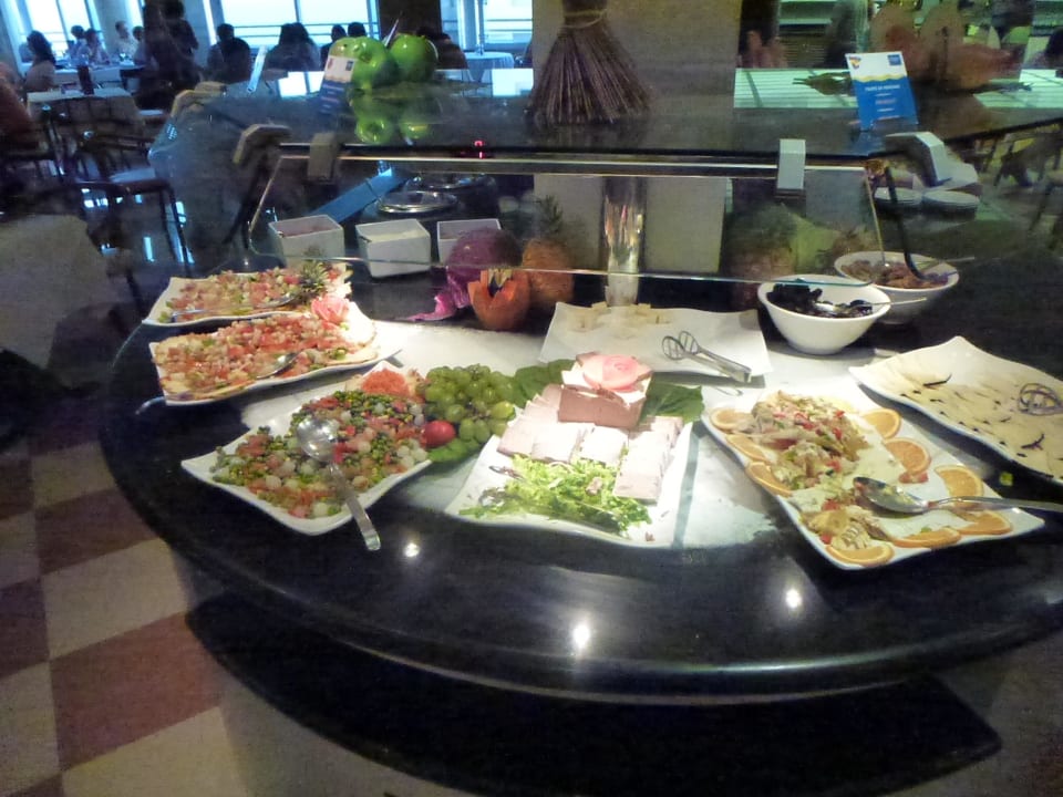 Vorspeisen-Buffet allsun Hotel Lucana