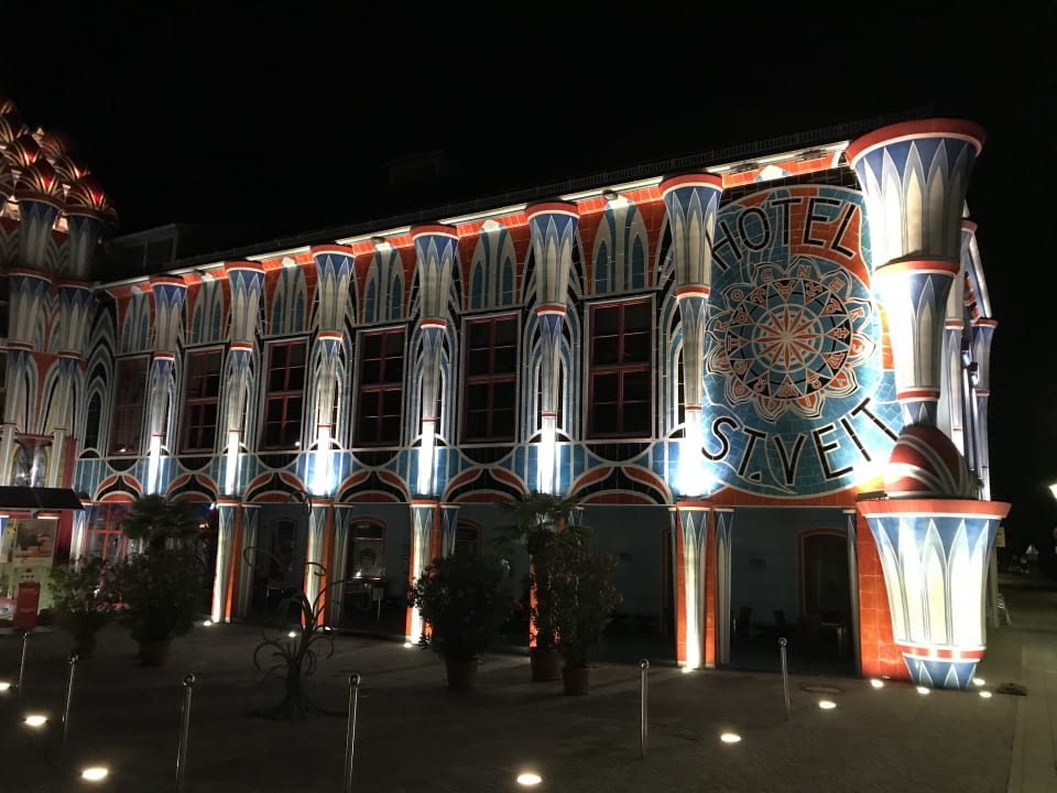 Außenansicht Kunsthotel Fuchspalast