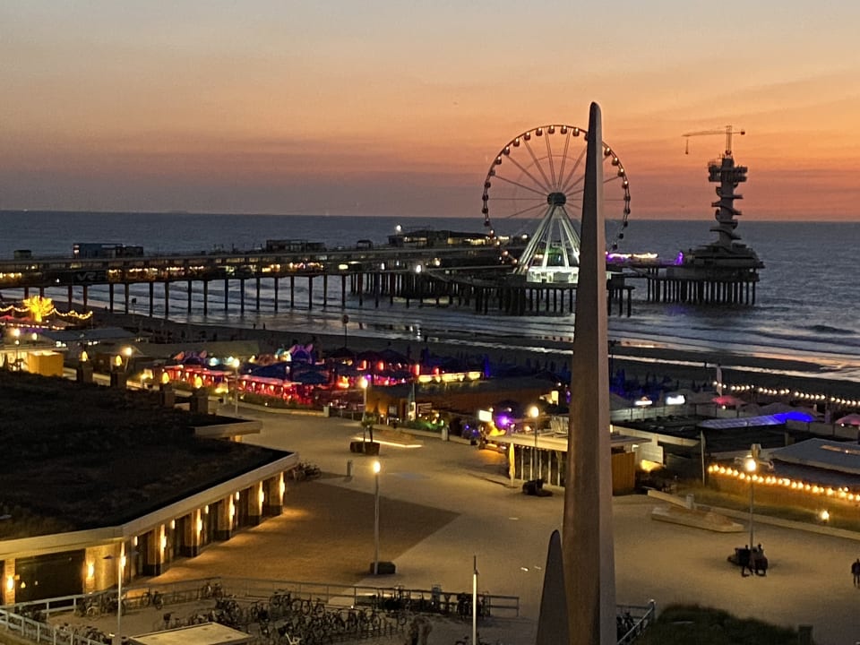 Zimmer Carlton Beach Hotel