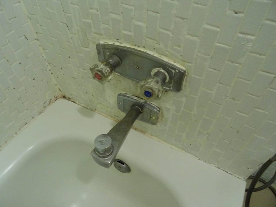 Vergammelte Amaturen Hotel Nana