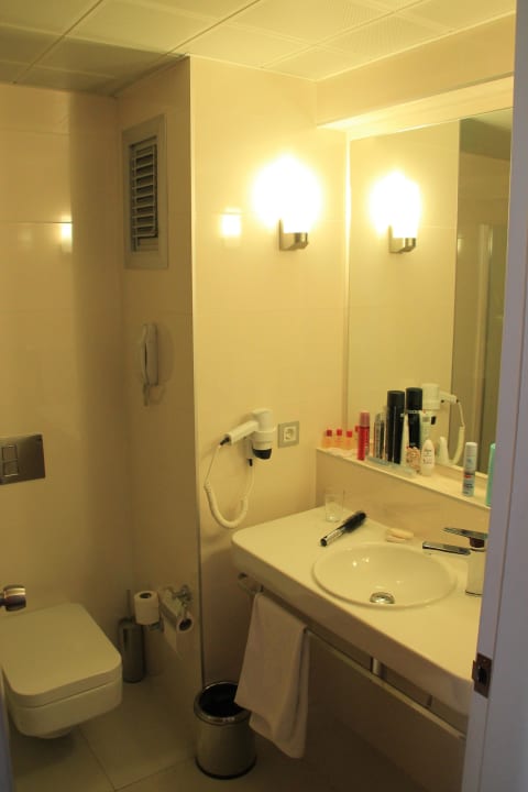 Sauber und Neu Hotel Grand Efe