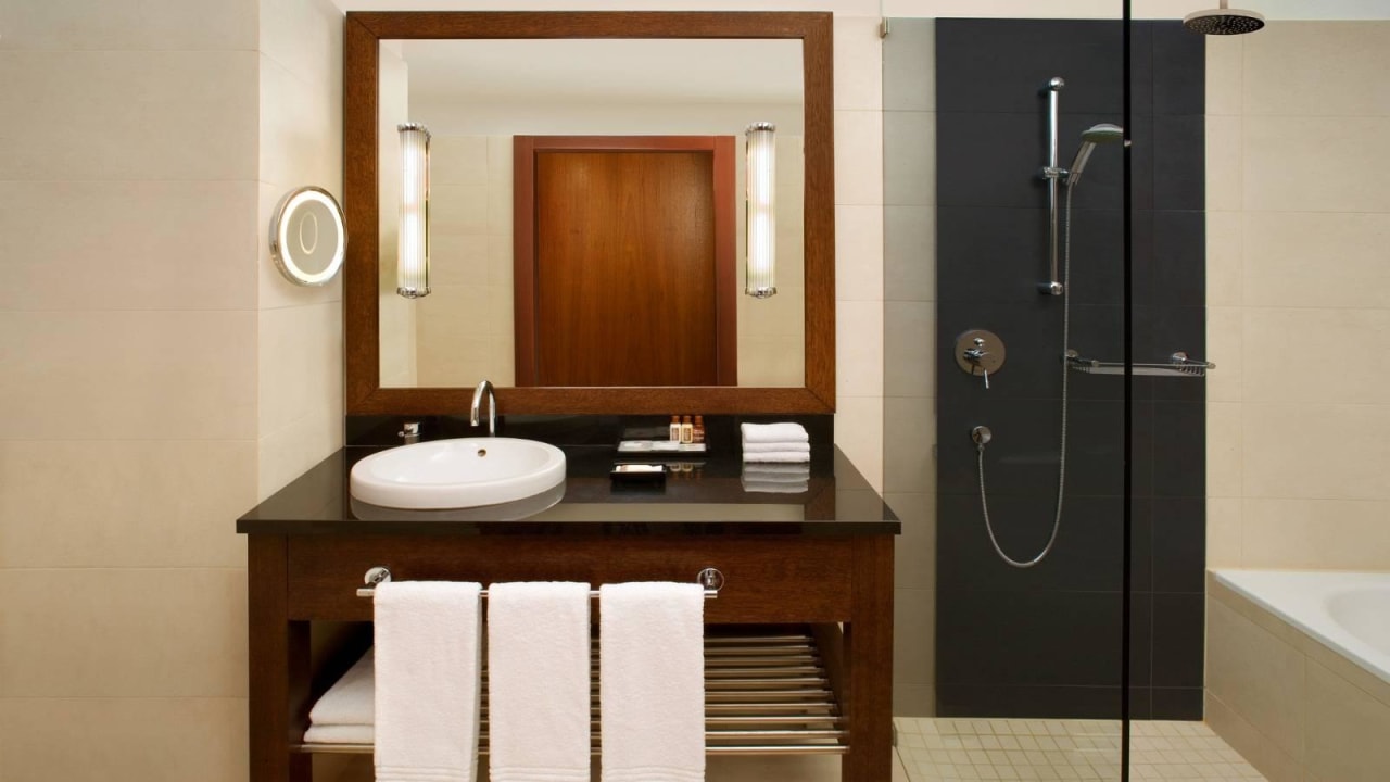 Guestroom bathroom - your elegant space Sheraton Sopot Hotel