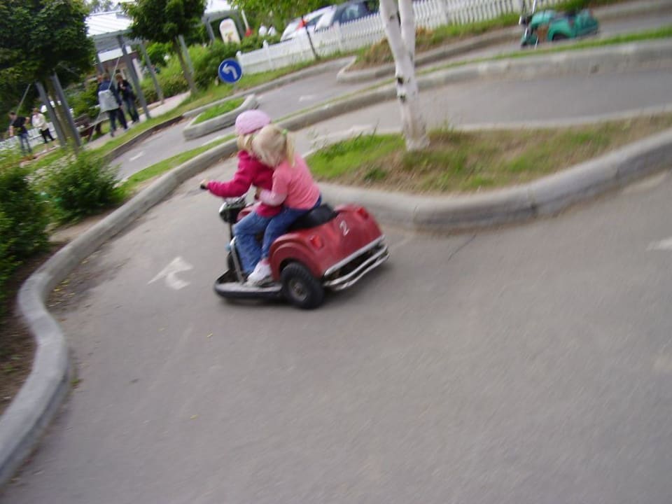 Elektoaoutos am Weissenhäuser Strand Ferienwohnungen Ferienpark Weissenhäuser Strand