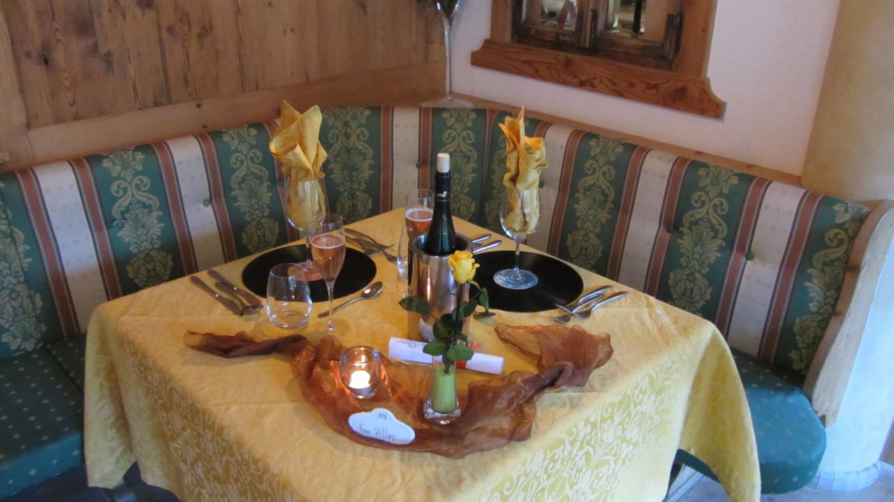 Platz nehmen zum Gala-Dinner Hotel Alte Mühle