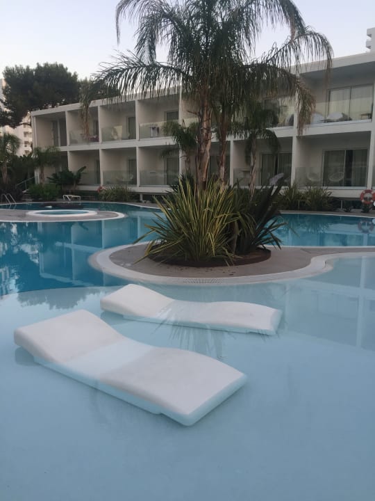 Pool BG Hotel Caballero