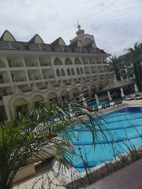 Pool Well Palace Side