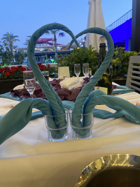 Gastro Dream World Palace Hotel