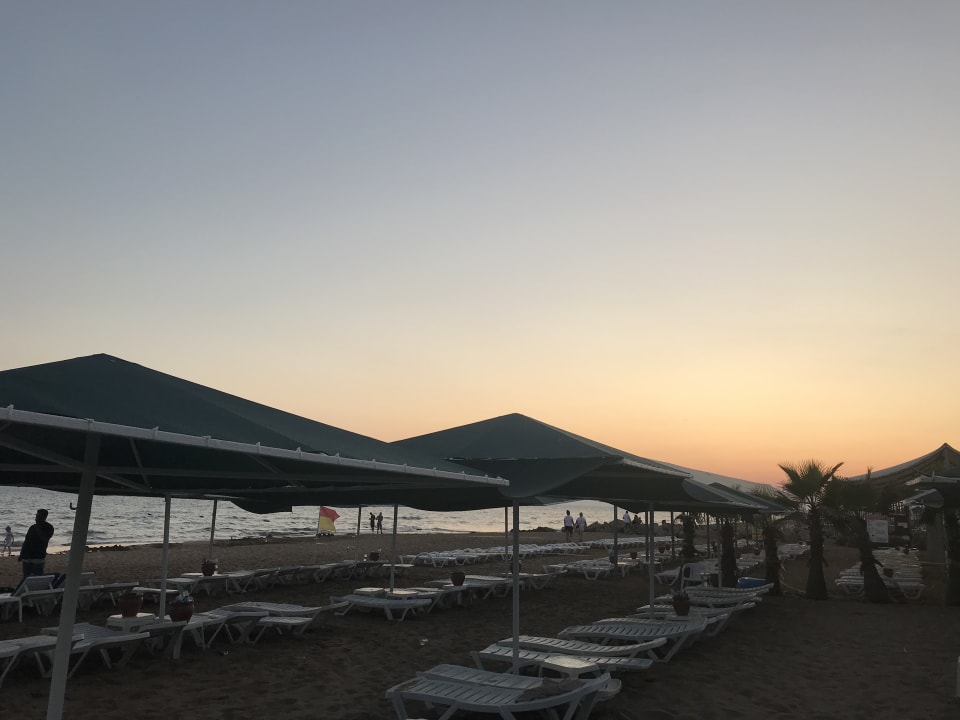 Strand Miramare Queen Hotel