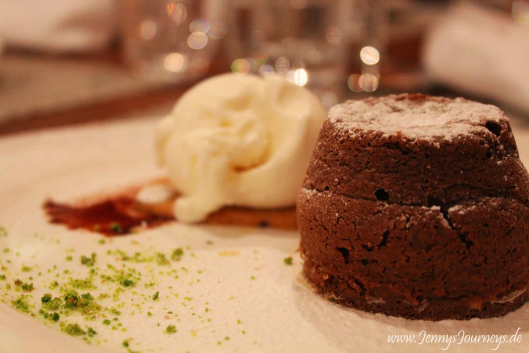 Gastro Acanthus Cennet Barut Collection