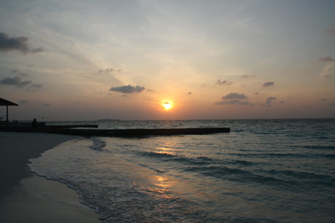 Sonnenaufgang aus dem Zimmer heraus Adaaran Select Meedhupparu Island Resort - Premium All Inclusive