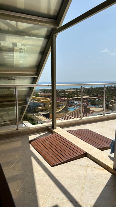 Zimmer Saturn Palace Resort Hotel