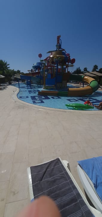 Außenansicht Saturn Palace Resort Hotel