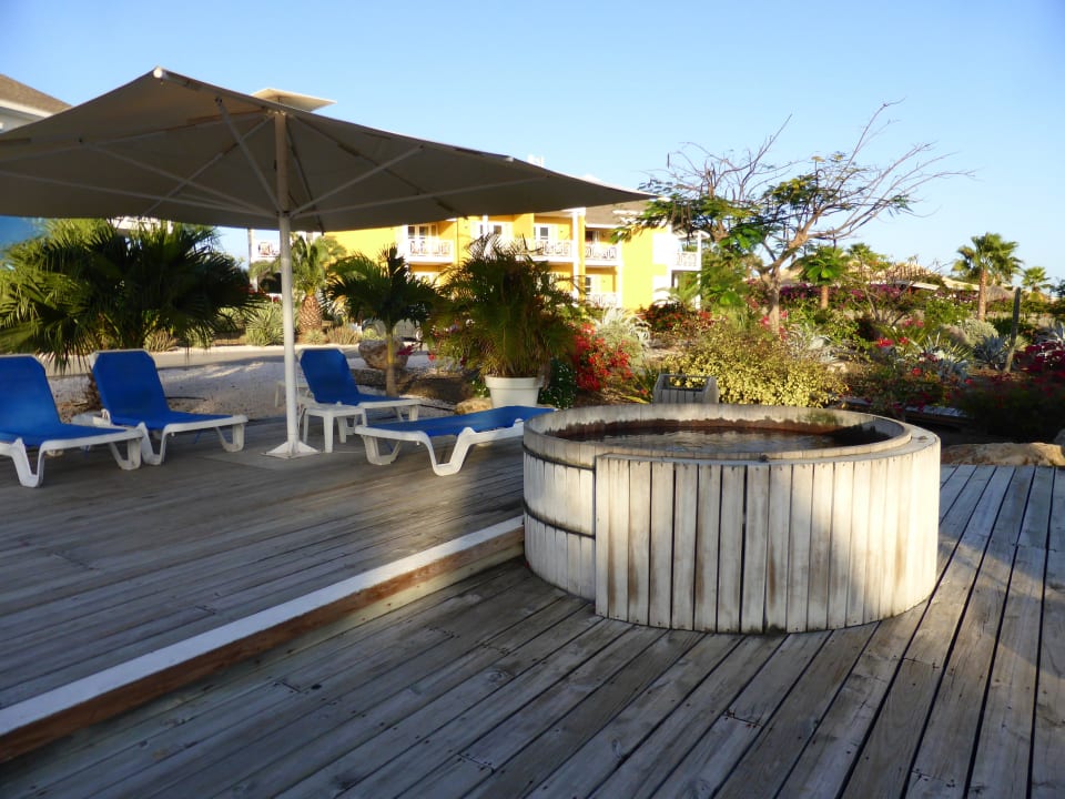 Hottub und Liegen Chogogo Dive & Beach Resort