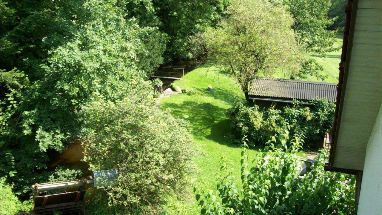 Blick aus dem Zimmer in den Garten Landhotel Martinsmühle
