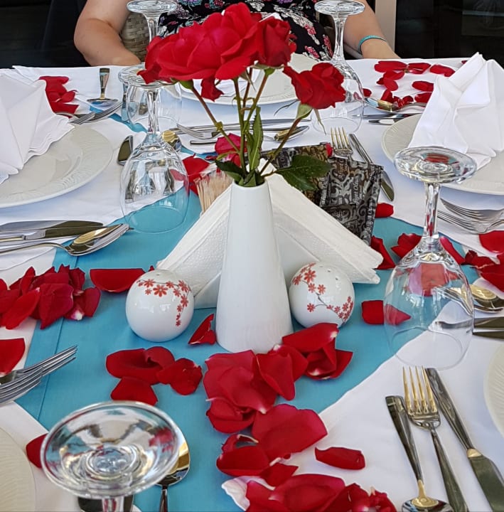 Gastro The Lumos Deluxe Resort Hotel