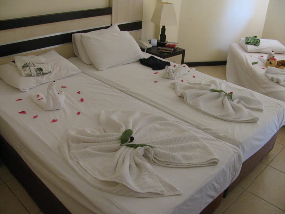 Schön geschmückte Betten Hotel Orfeus Park