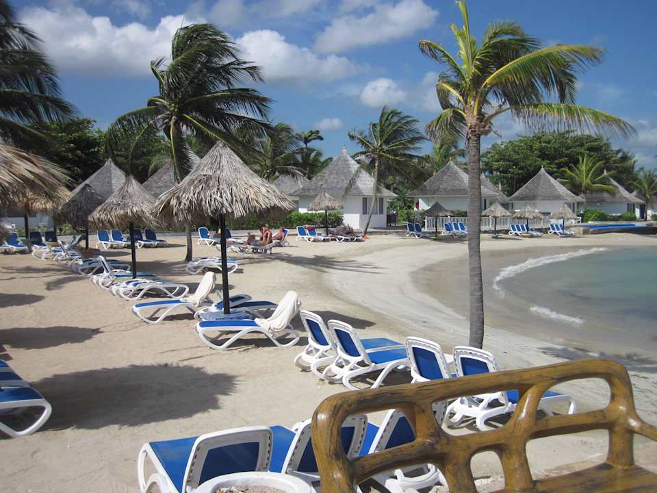 Schnuckelige Bucht, am Ende "Boots-Bar" Grand Muthu Club Caribbean Runaway Bay