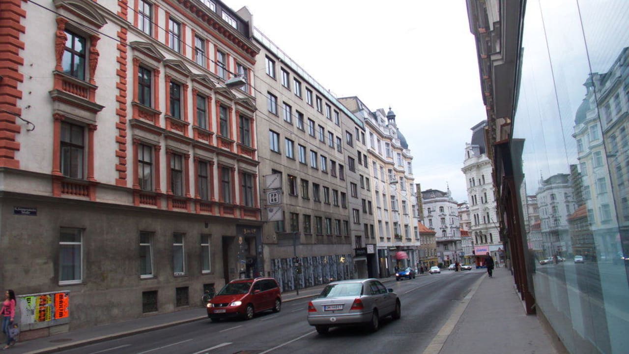 Das graue Haus in der Mitte Bella Vienna Apartments