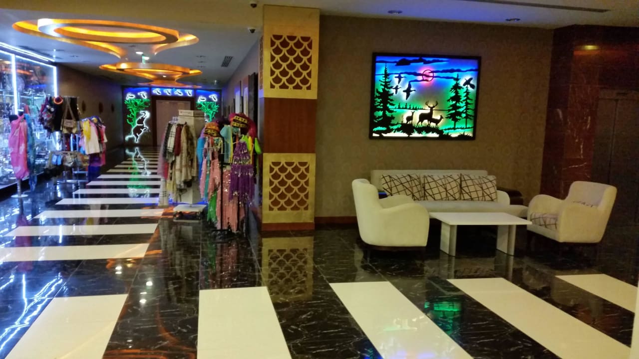 Shopping und Freizeit im Hotel Siam Elegance Hotels & Spa