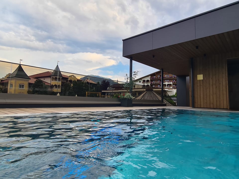 Pool Wohlfühlresort Peternhof